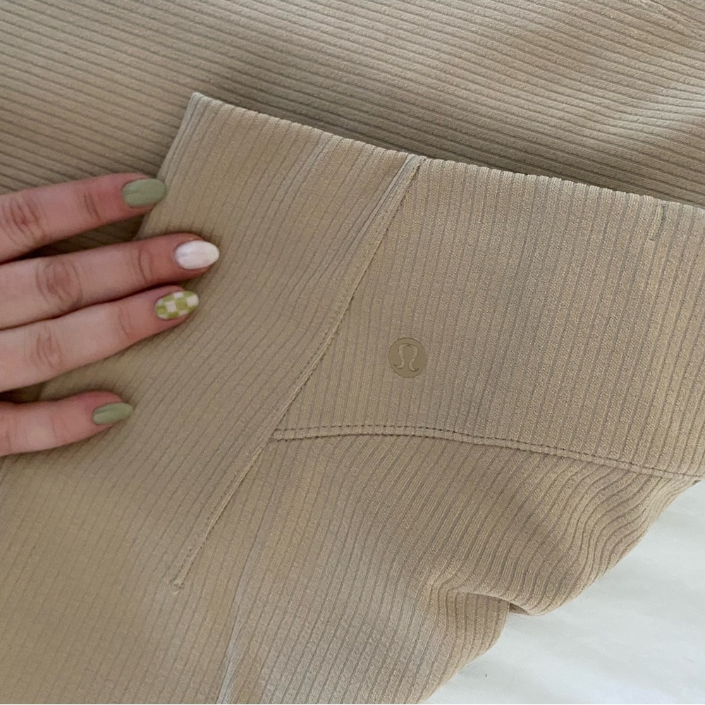 Lululemon Beige Ribbed Leggings